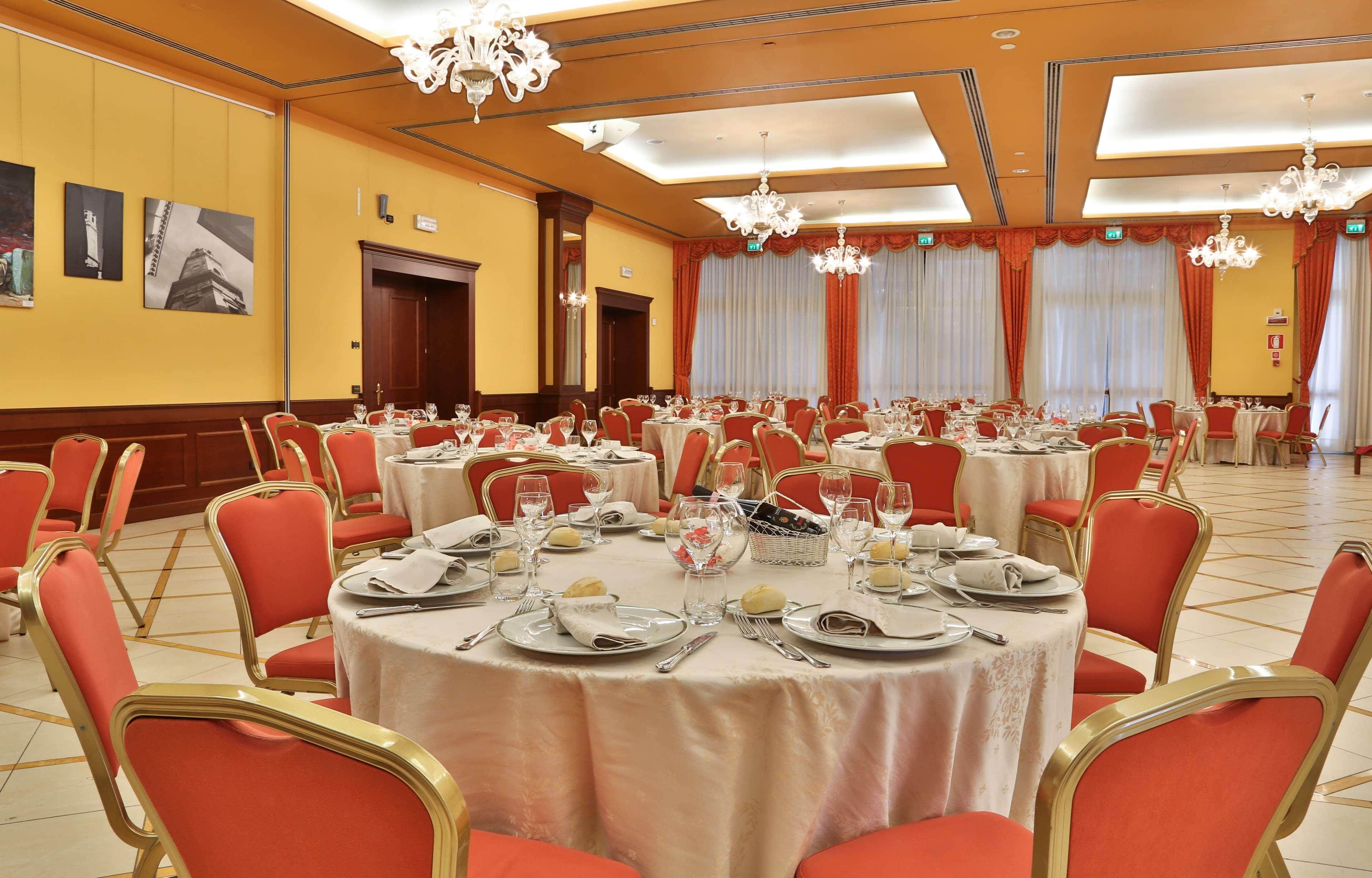 Best Western Classic Hotel เรจโจเอมิเลีย ภายนอก รูปภาพ