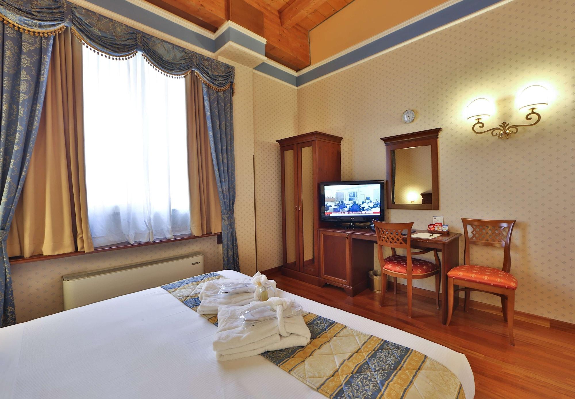 Best Western Classic Hotel เรจโจเอมิเลีย ภายนอก รูปภาพ